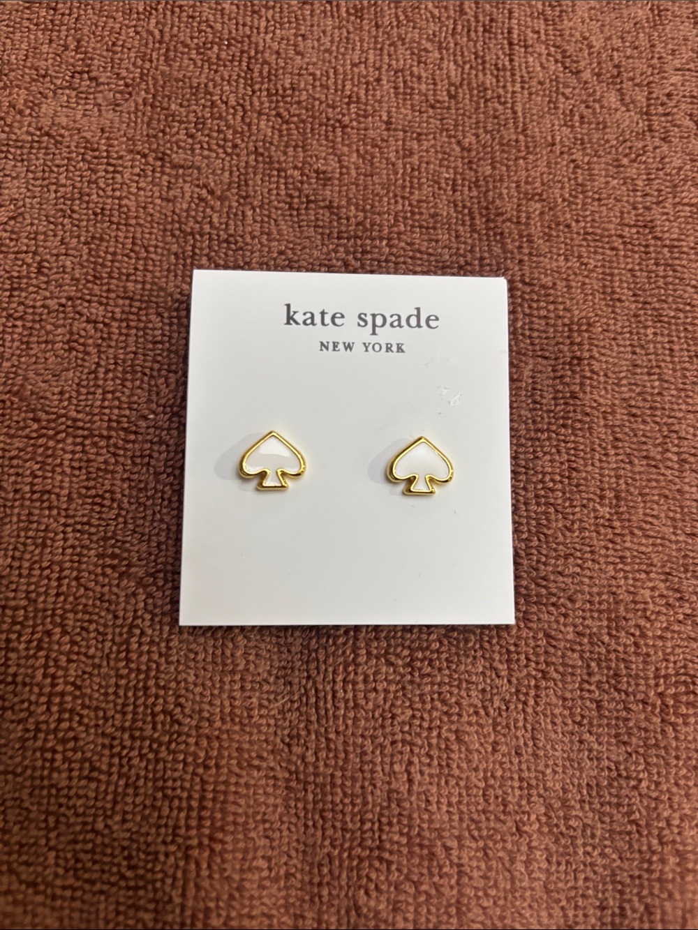 kate spade gold spade outline stud earrings - small logo studs